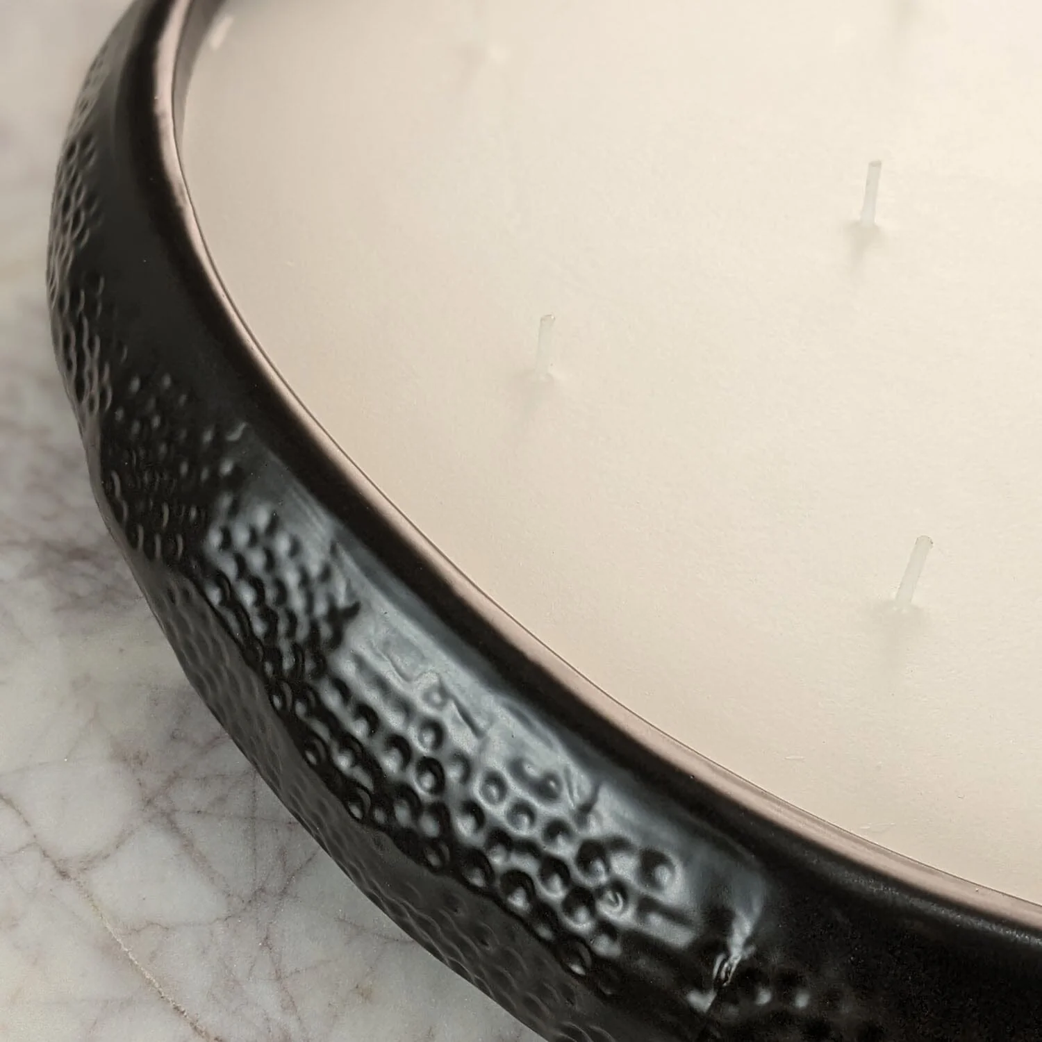 Aeolian XL Black 17 Wick Scented Candle - Image 3
