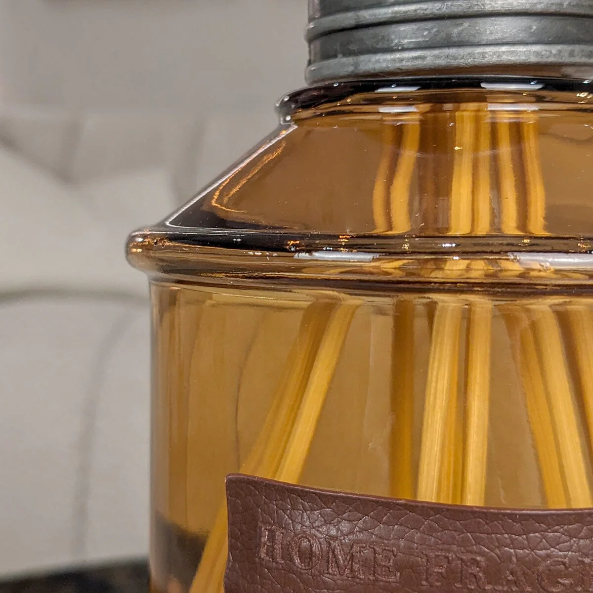 Amber Tinted Glass Leather Large Reed Diffuser- 1000ml - Image 3
