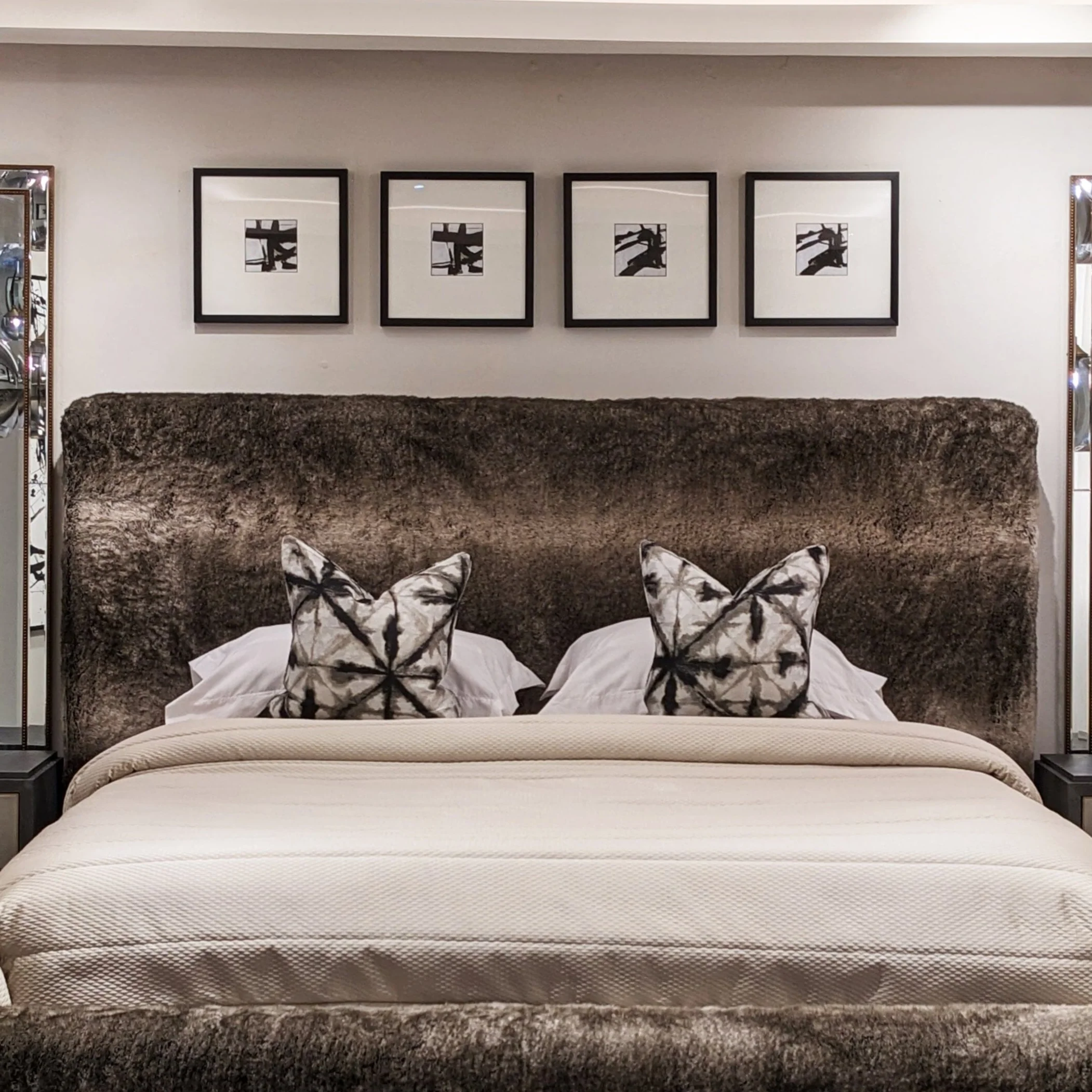 Arctic Wolf Luxury Chunky Faux Fur Bed - Image 10