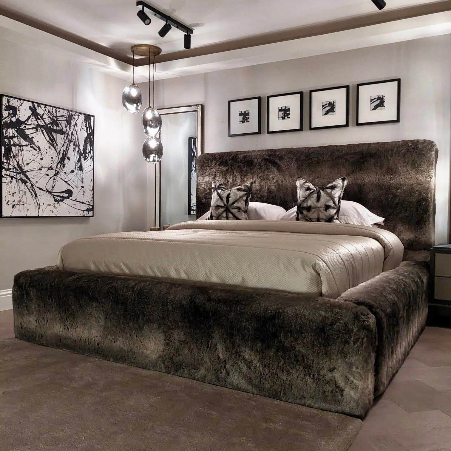 Arctic Wolf Luxury Chunky Faux Fur Bed - Image 6