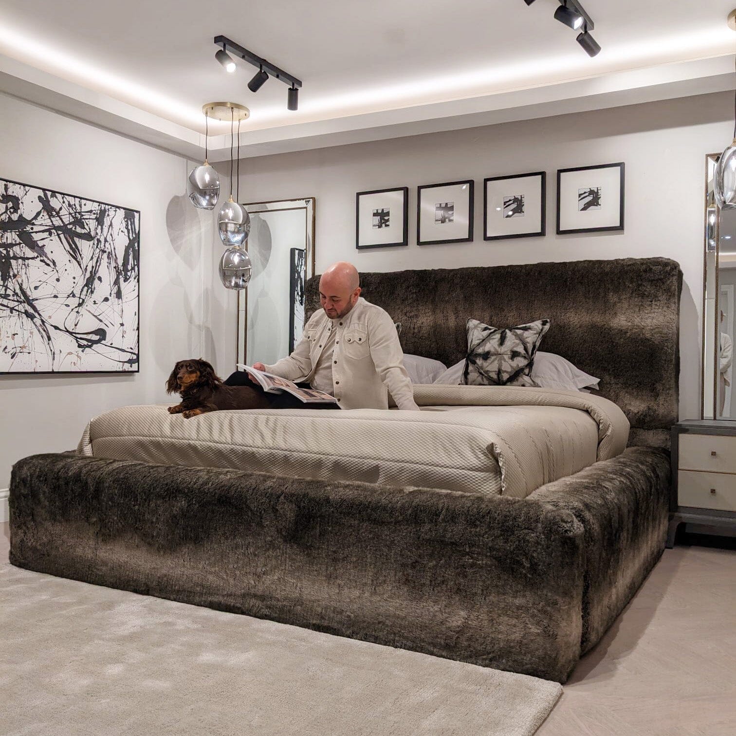 Arctic Wolf Luxury Chunky Faux Fur Bed - Image 8
