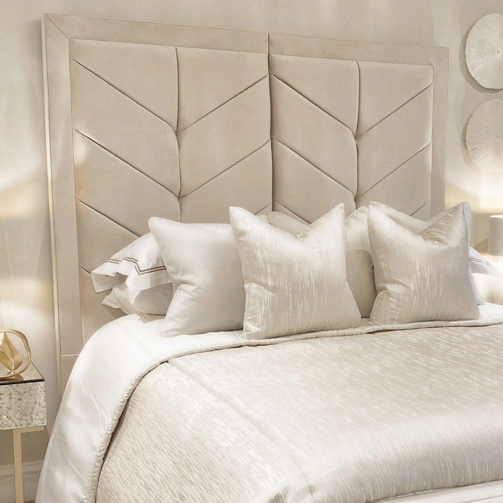 Ashton Vanilla Velvet Premium Chevron Ottoman Storage Bed - Image 3