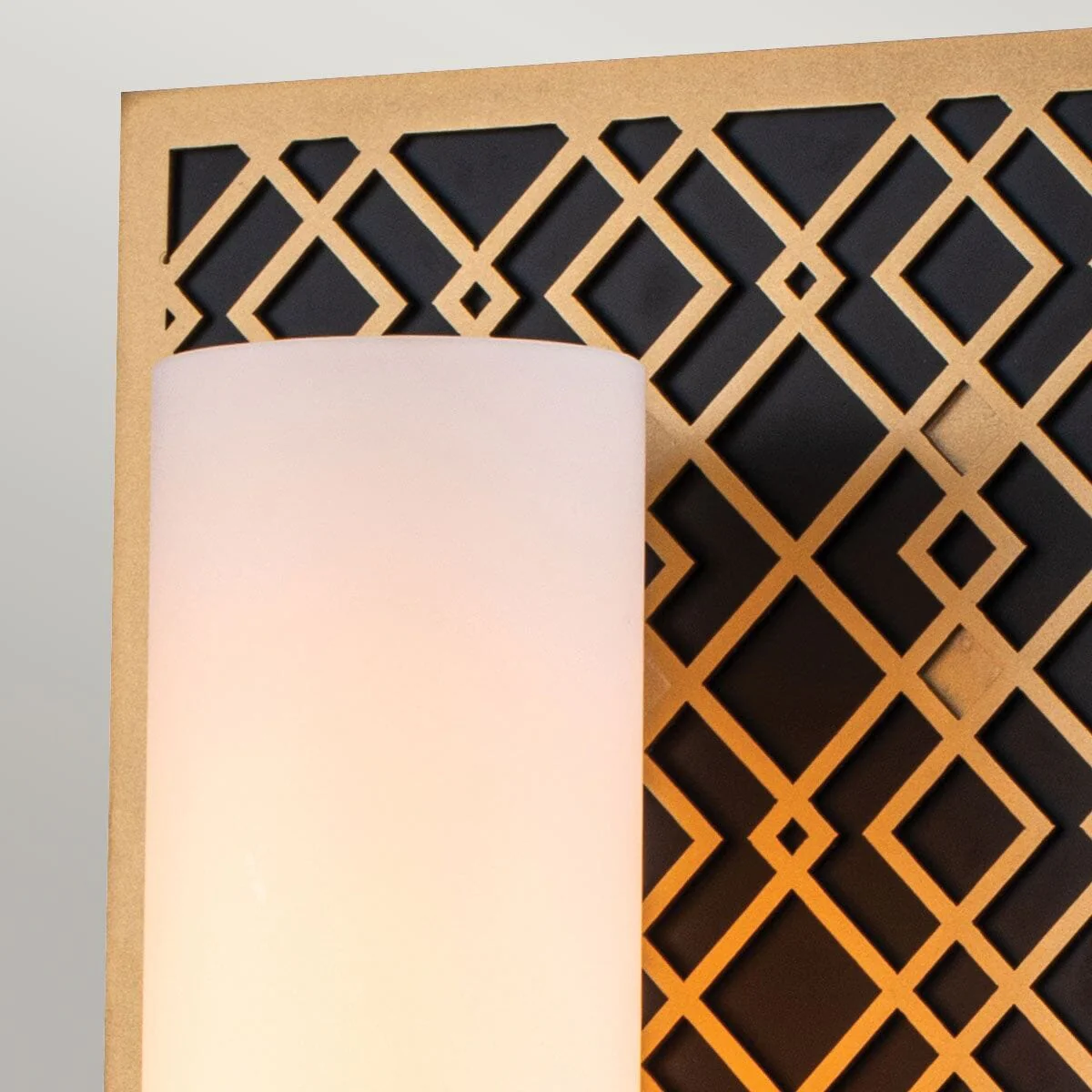 Belgrave Gold Diamond Pattern Wall Light - Image 4