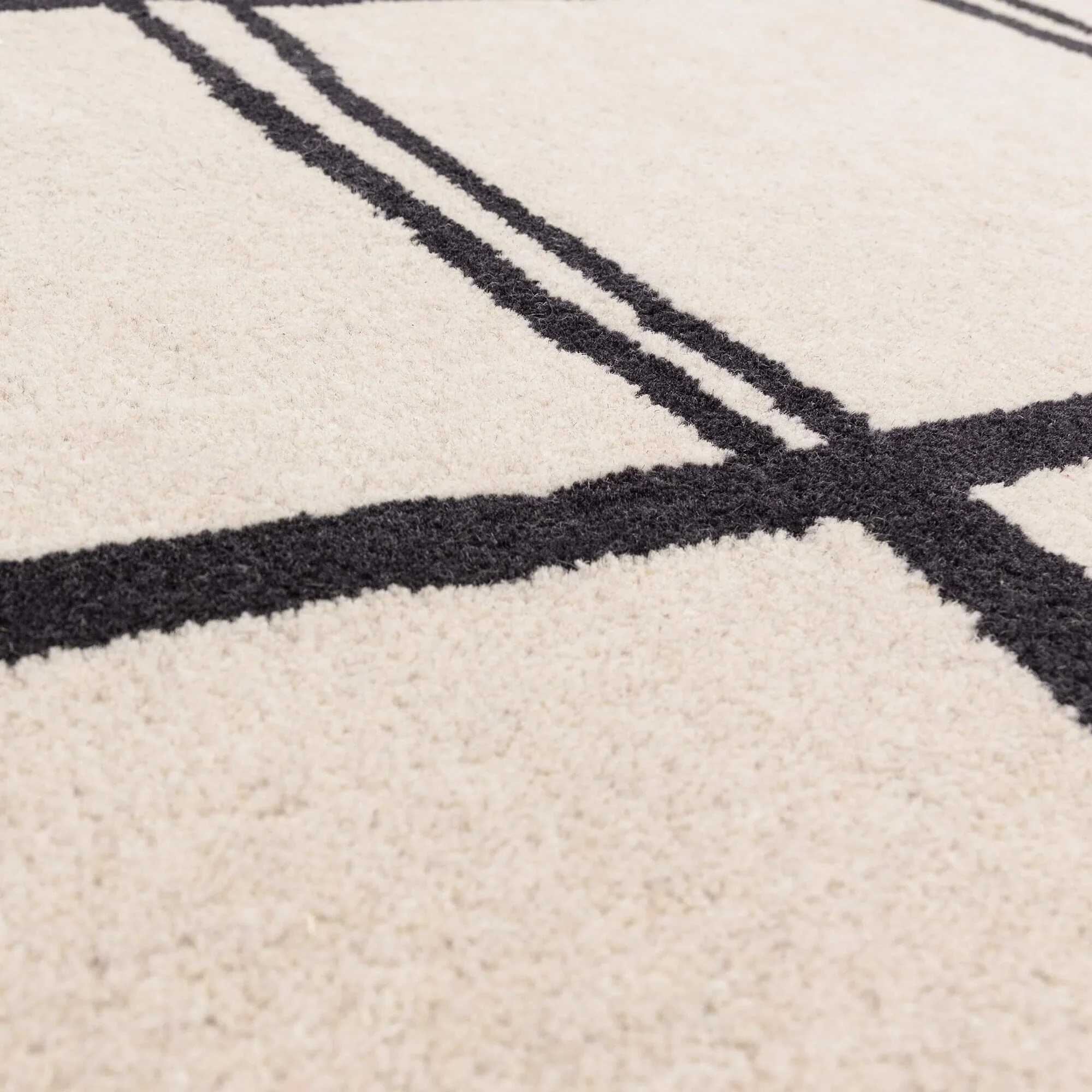 Brisbane Cream Pattern Monochrome Rug - Image 6