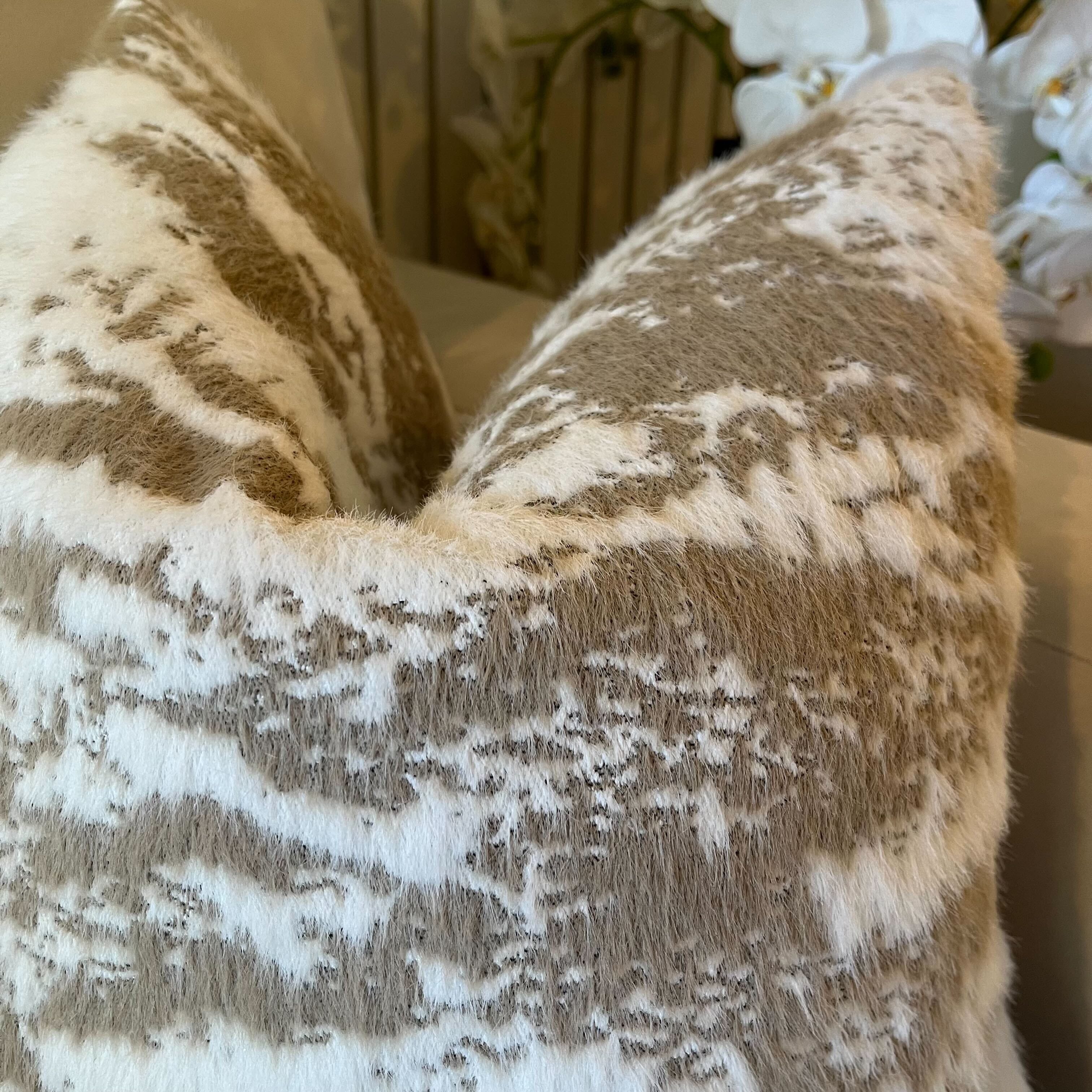 Comallo Faux Fur Neutral Two-Toned Cushion - 43x43cm - Image 2