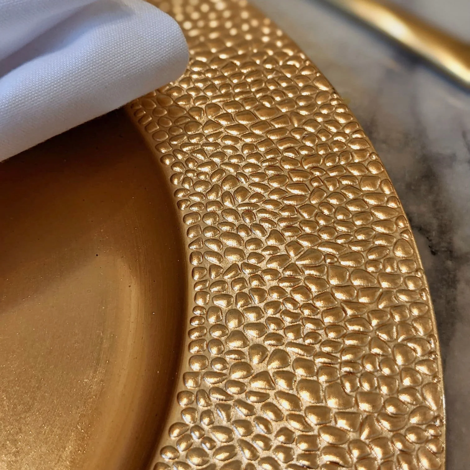 Comet Gold Pebble Effect Charger Plate - Image 3