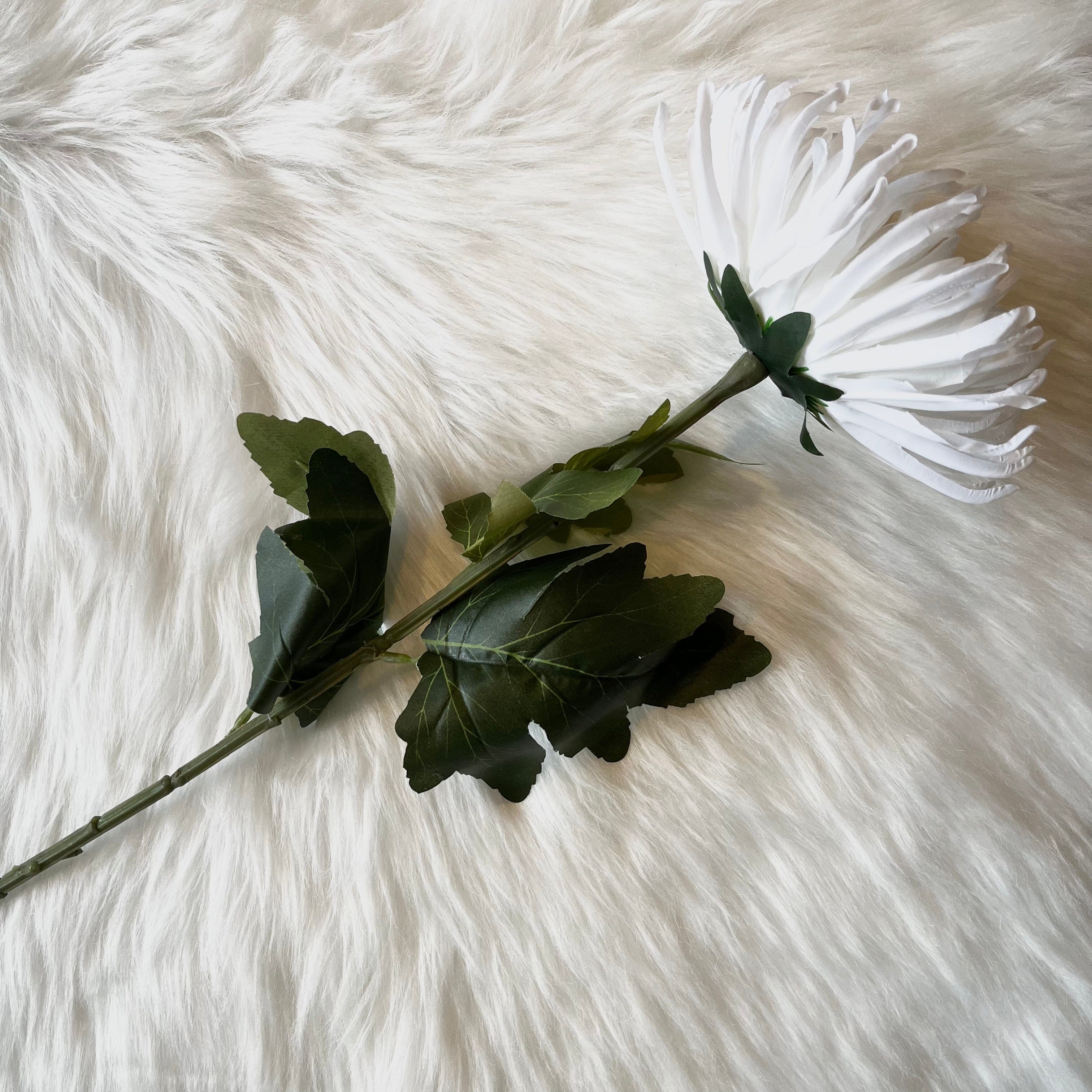 Faux White Chrysanthemum Single Stem Flower - Image 3