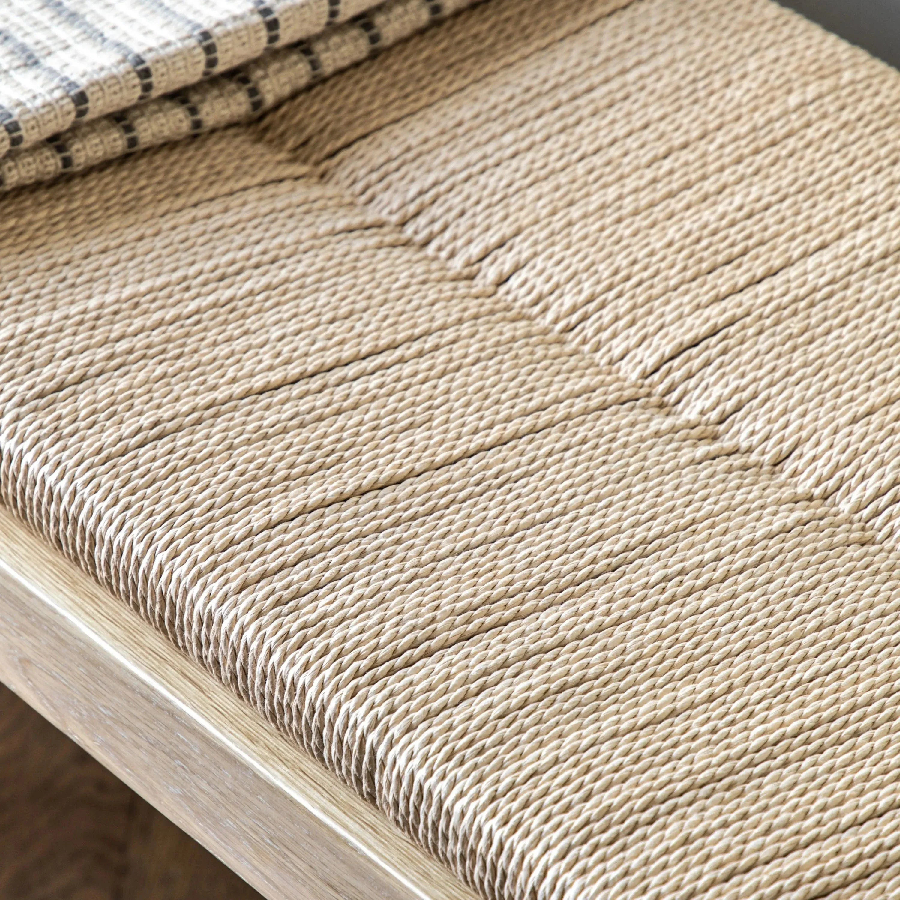 Highclere Natural Rope Top Bench with Oak Legs - Image 2