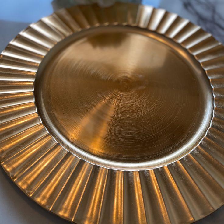 Juliet Gold Ribbed Edge Charger Plate - Image 3