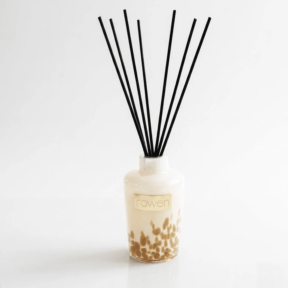 Large Hazelnut Cappuccino Scented White & Gold Statement Reed Diffuser - 500ml - Image 2