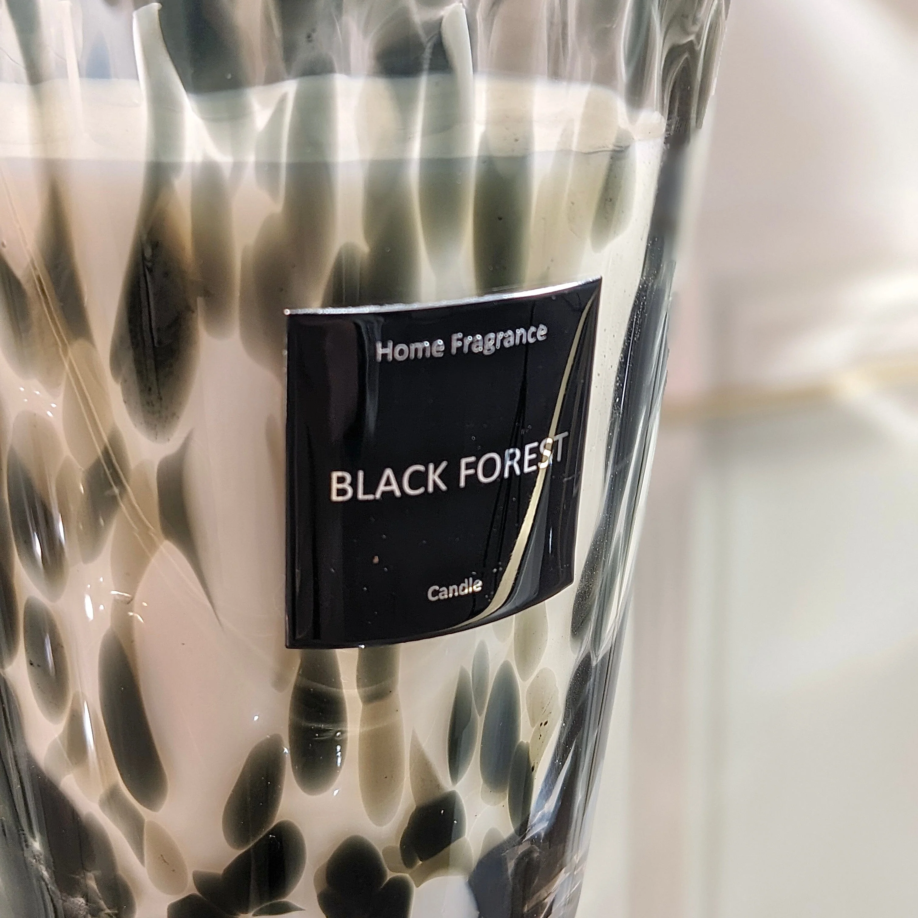 Large Speckled Black Forest Scented Candle - Image 4