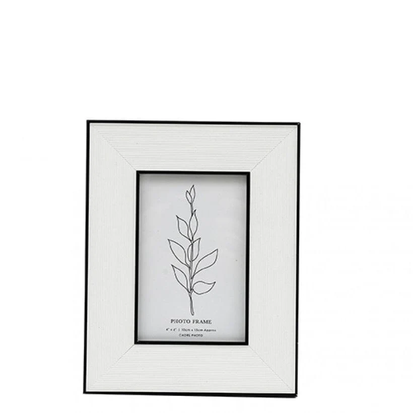 Lysa Black & White Monochrome Photo Frame- 4x6" - Image 2