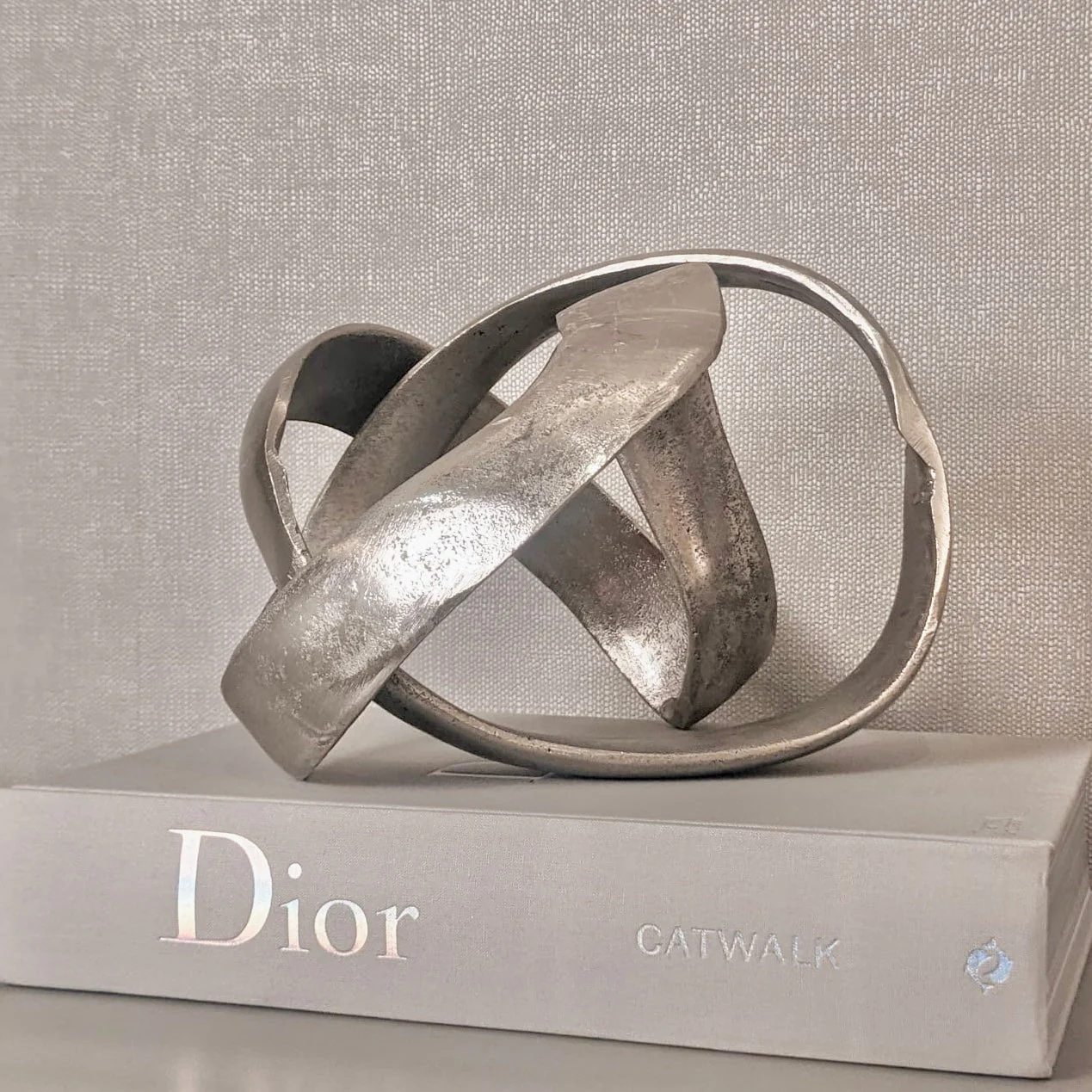 Marteli Decorative Silver Knot Sculpture - Image 4