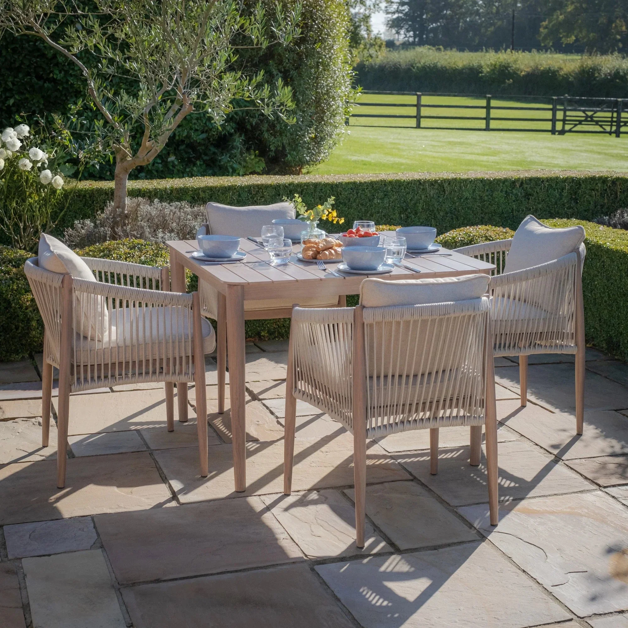 Santorini Outdoor Cream & Taupe Rope Weave 4 Seater Dining Set - Image 4