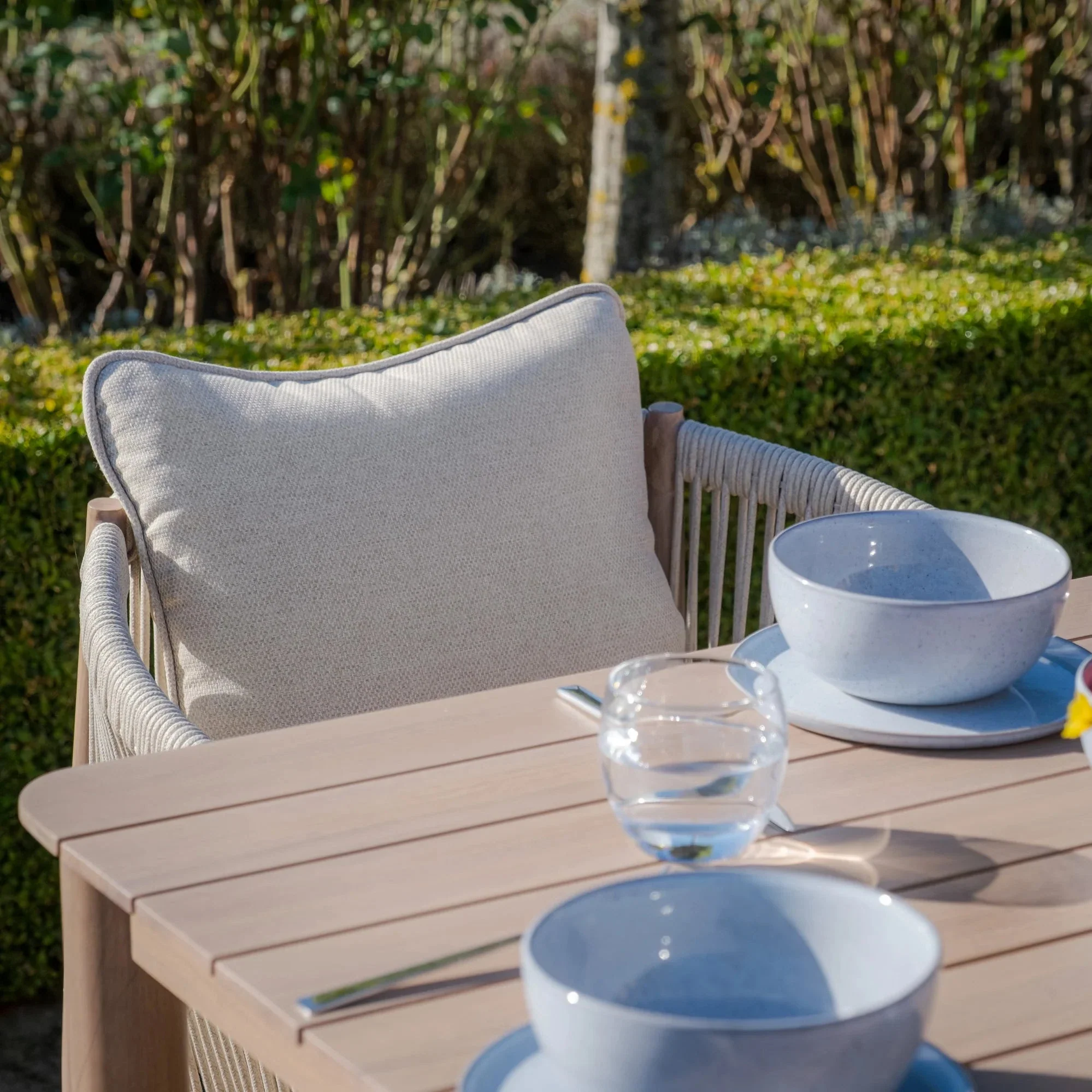 Santorini Outdoor Cream & Taupe Rope Weave 6 Seater Dining Set - Image 3