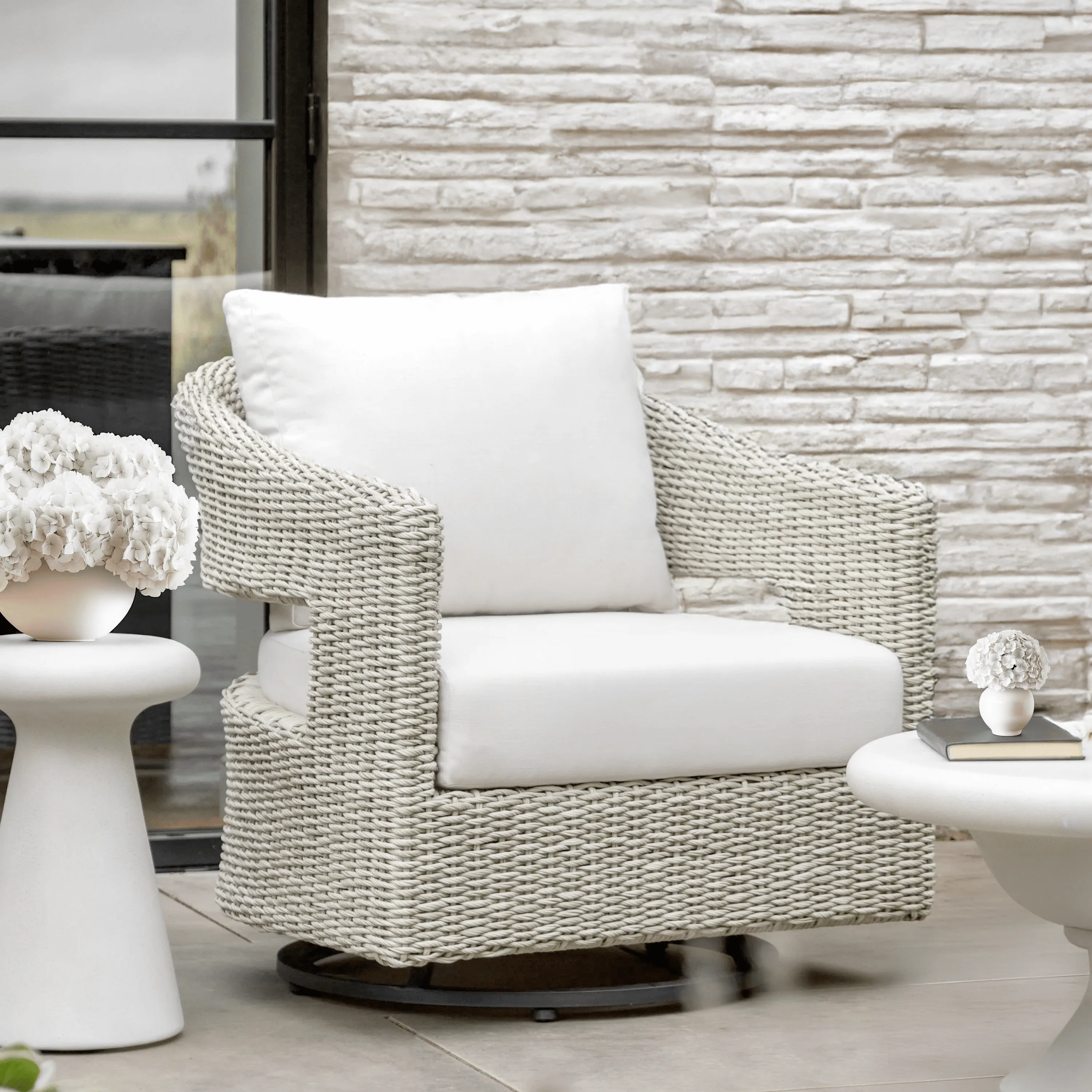 Seychelles Outdoor Cream & Natural Rattan Curved Swivel Chair