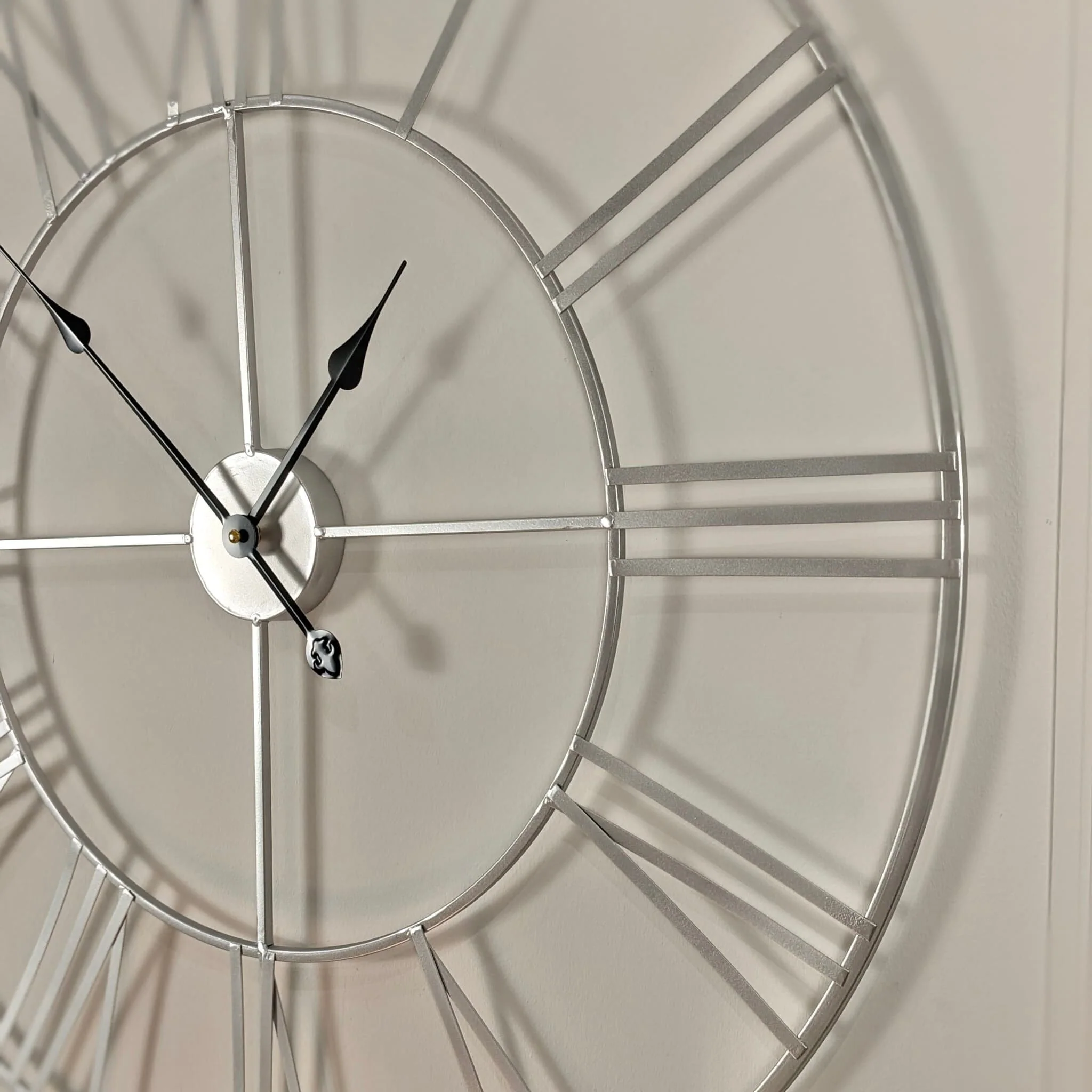 Valentina Round Silver Skeleton Clock - Image 3