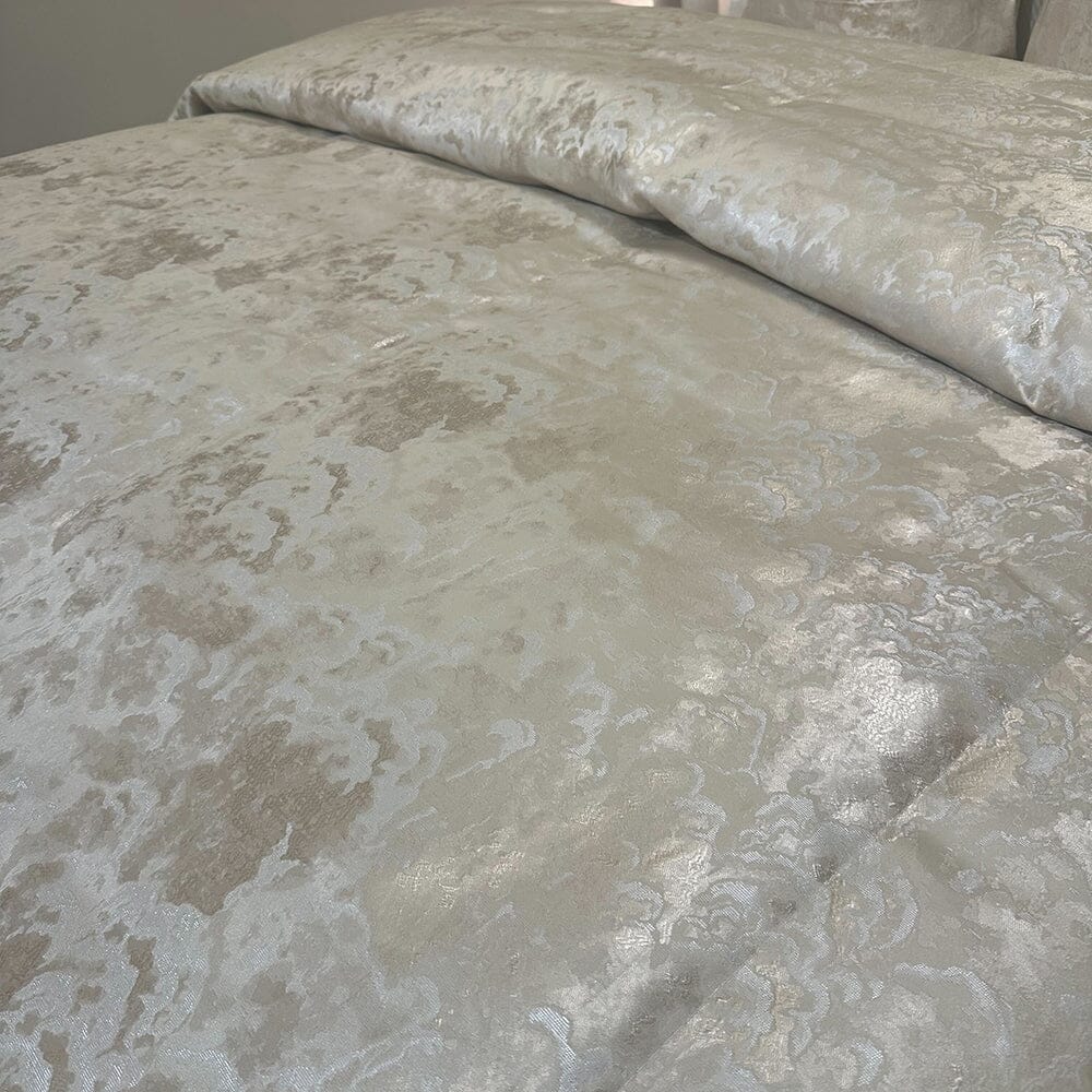Yasmin Gold & Cream Metallic Cloud Print Bedspread - Image 2